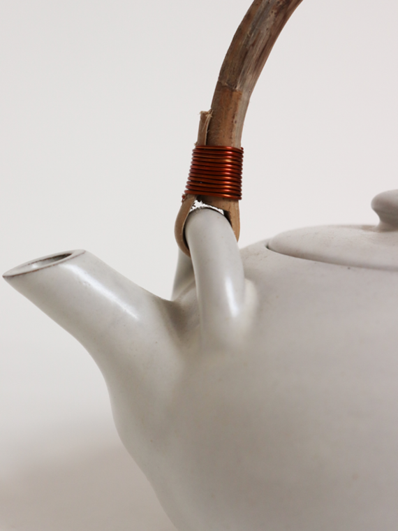 handmade ceramics fairtrade ceramics teapot pebble detail 1