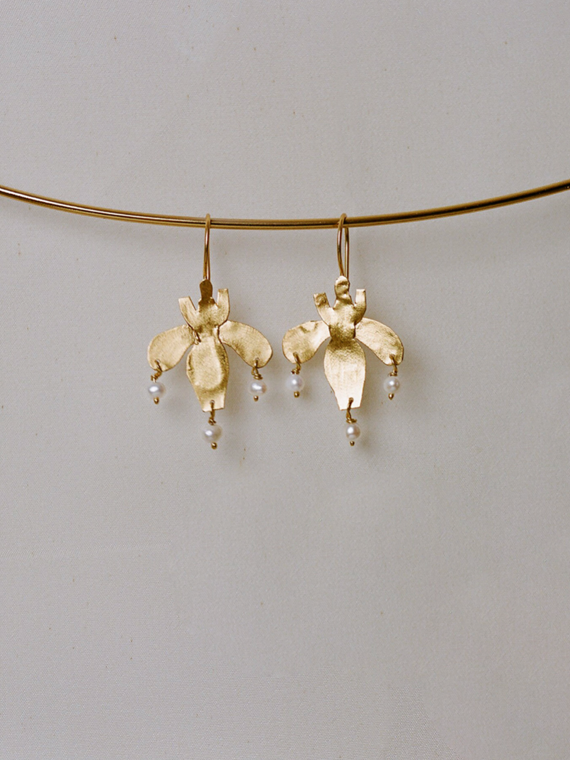 vuelo après ski shop online golden handmade earrings product shot
