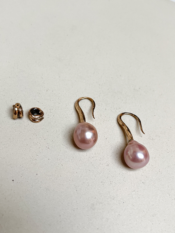 handmade pearl earrings parel van Karel rens de boer Tahiti pearls pink Edison pearl 2