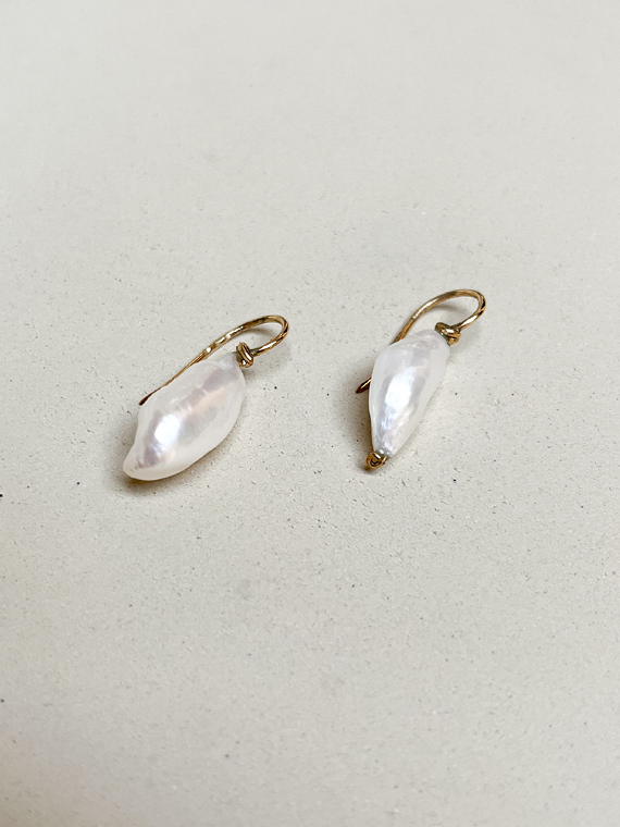 handmade pearl earrings parel van Karel rens de boer Mississippi pearls 2