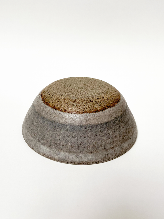 Handmade Ceramics keramiek kantoor bowl grey back