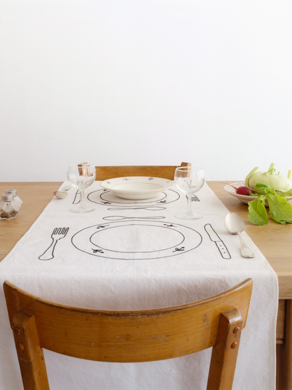assiettes aubagne n°1 Sarah Espeute French linen hand embroidery