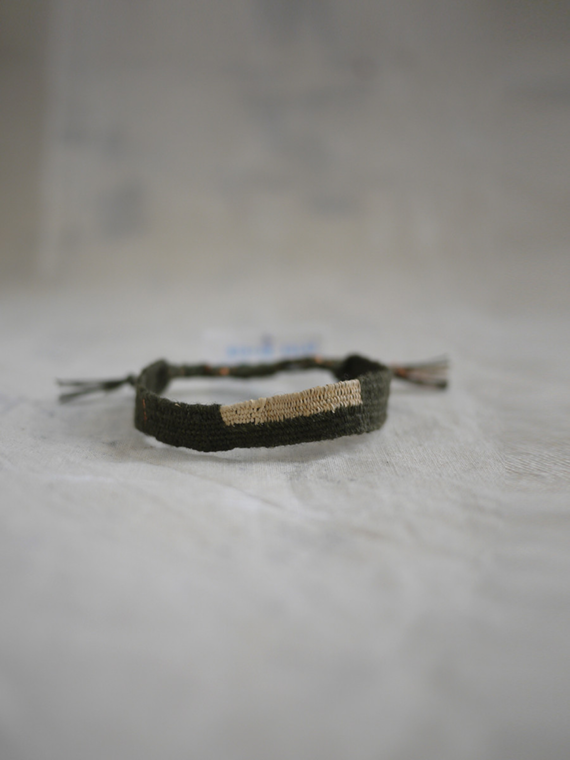 Bracelet LOOM N°255 handmade bracelet Myriam Balay Made in France winter 2021 packshot