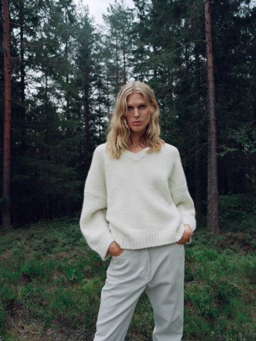 fader sweater aiayu shop online llama wool model front