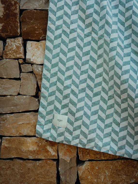 nimu roma torcello beach towel made in Rome linen beach towel detail