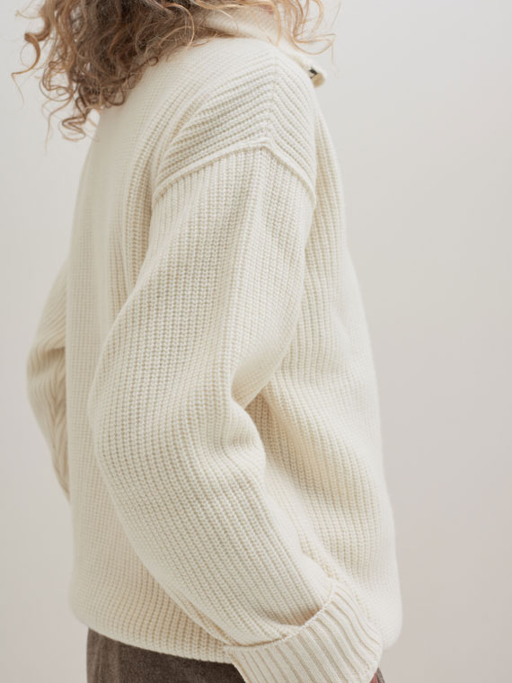 girls of dust fly deck sweater off white side