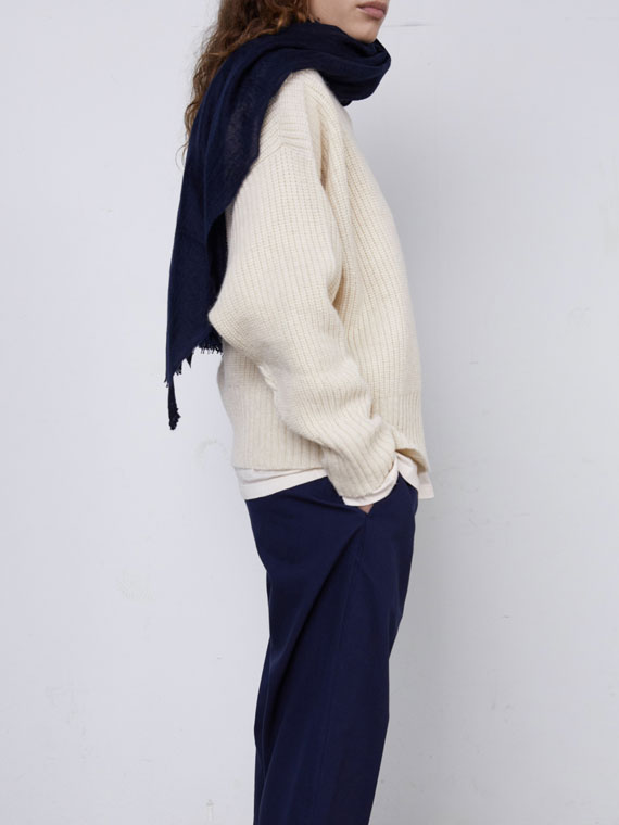 aiayu shop online poon cashmere scarf navy side