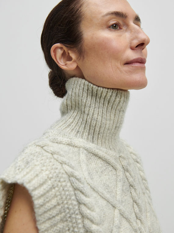 skall shop online magda vest sand danish wool hand-knitted detail neck