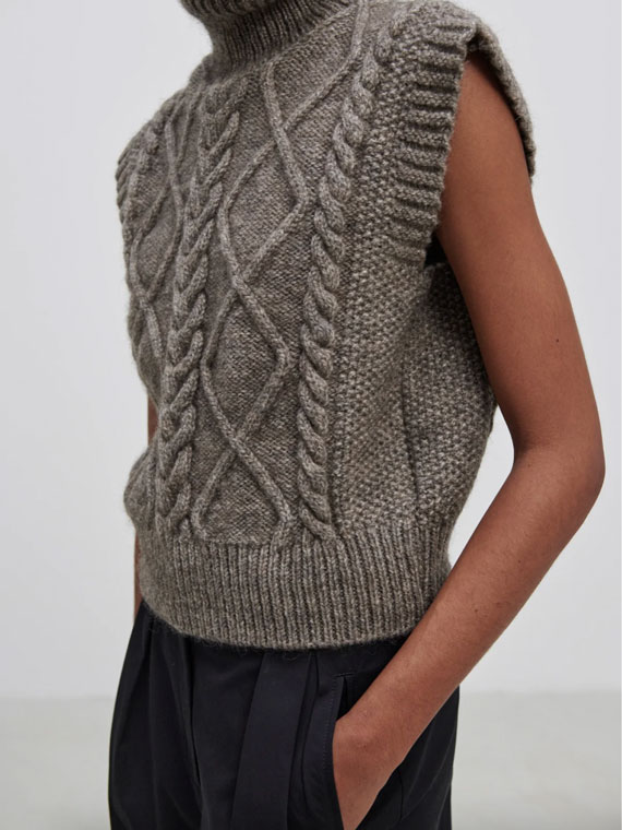 skall shop online magda vest light brown danish wool hand-knitted detail