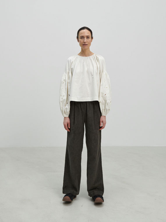 harlow blouse off-white skall studio shop online front total
