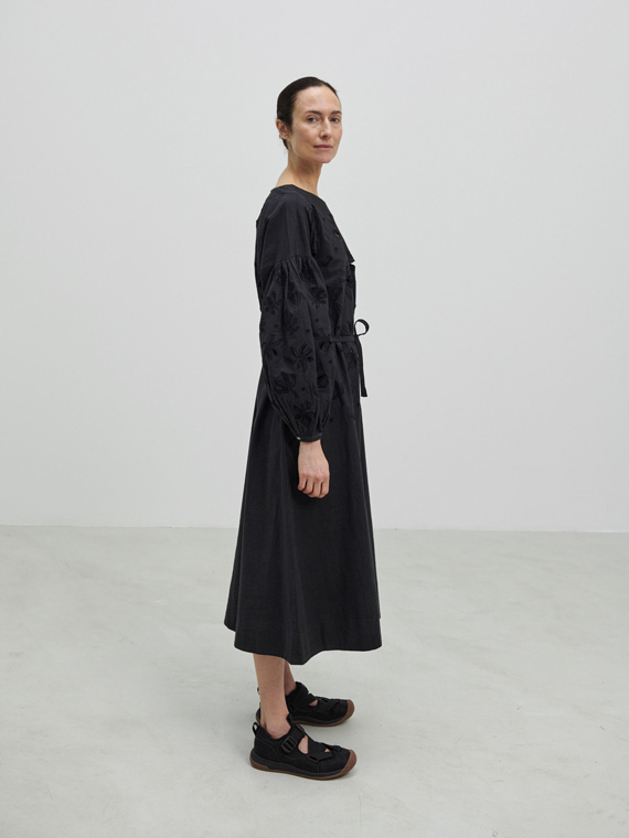 harlow dress black skall studio shop online side taille