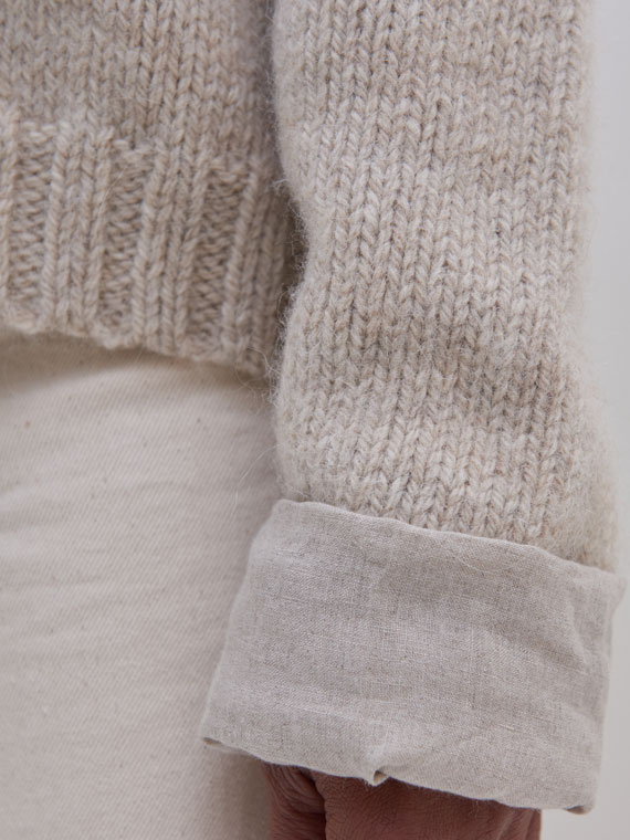the knitwit stable fant atelier Sukha cardigan woolen cardigan wollen vest grain detail sleeve