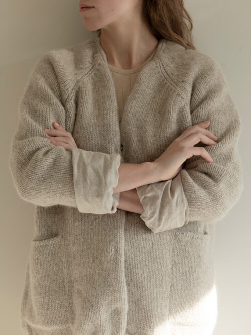 the knitwit stable fant atelier Sukha cardigan woolen cardigan wollen vest grain cover long
