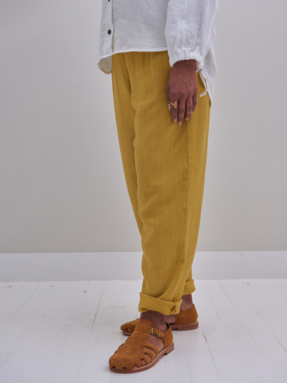 pomandere shop online trousers with elastic waistband honey linen pants detail front