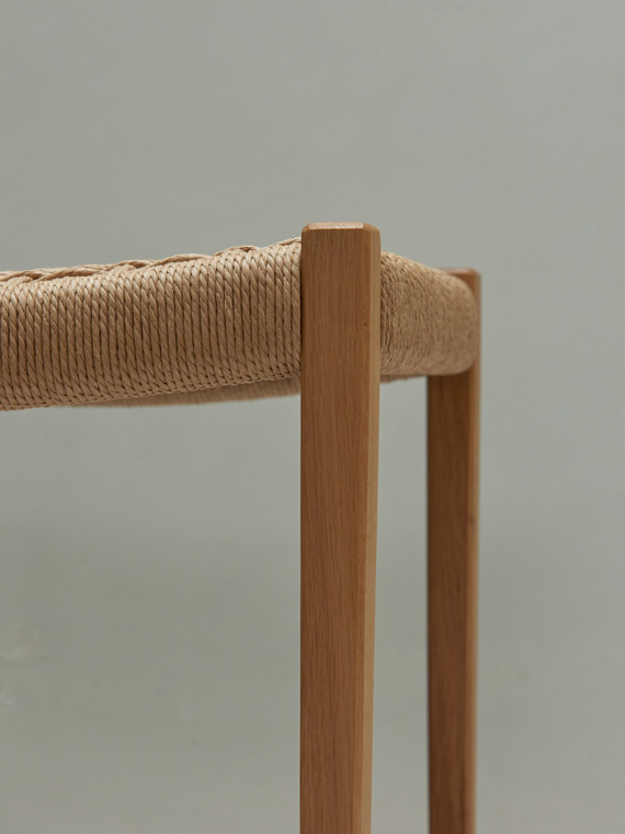 handmade stool oak stool oak furniture atelier mooijen handmade furniture detail side