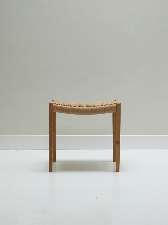 handmade stool oak stool oak furniture atelier mooijen handmade furniture front 2