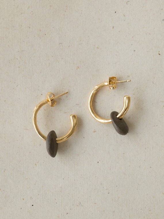 fant earrings martine viergever Jewellery Sandra van riet golden hoops handmade hoops cover
