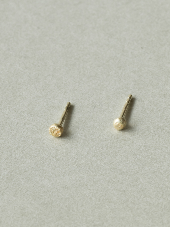 nolda vrielink jewellery handmade jewellery amsterdam dot earrings pin