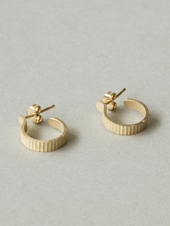 handmade jewellery amsterdam nolda vrielink textured earrings gold