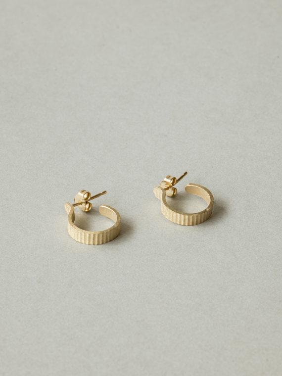 handmade jewellery amsterdam nolda vrielink textured earrings flat