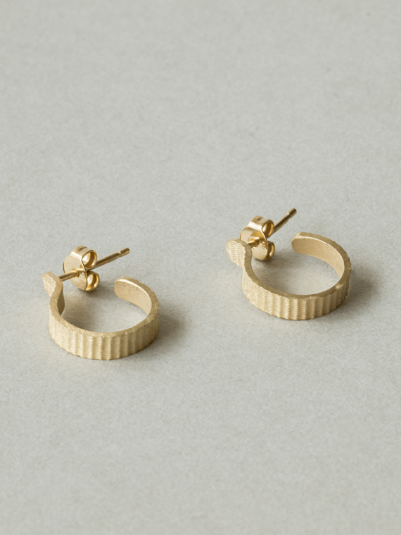 textured hoops nolda vrielink jewelry handmade in amsterdam