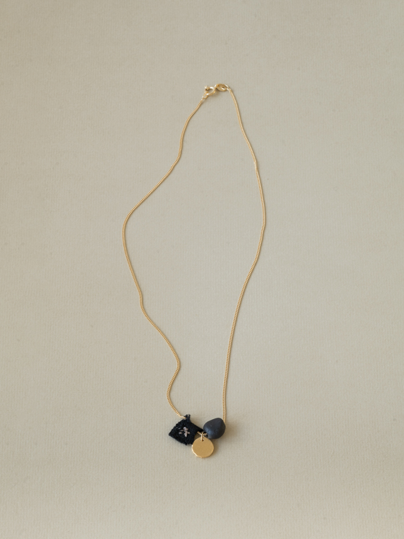 necklace moon gold pebble textile handmade jewellery fant necklace Martine viergever small