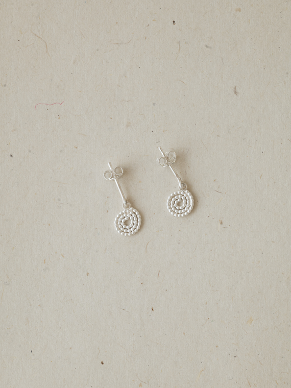 spiral studs nolda vrielink handmade jewellery amsterdam packshot