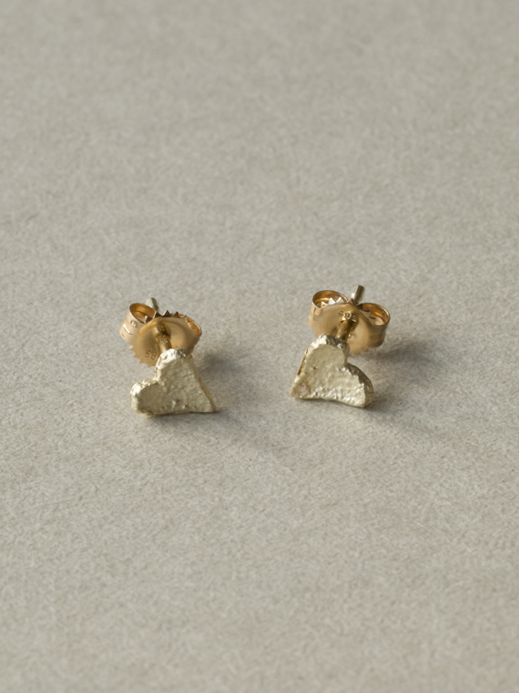 heart earrings nolda vrielink handmade jewellery amsterdam detail studs