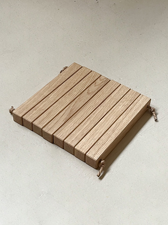 handmade oak coaster atelier mooijen