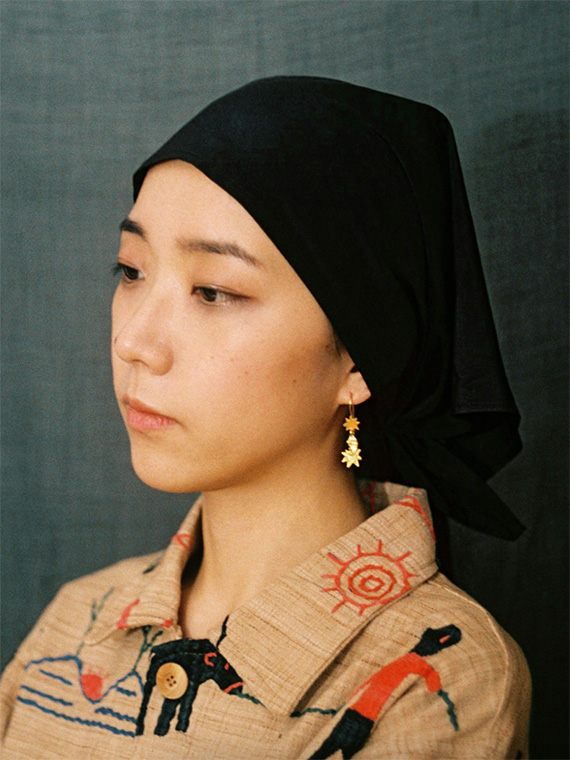 lune earrings APRES SKI jewelry model
