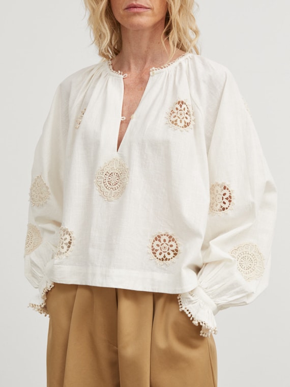 Loretta blouse skall studio shop online cotton linen blend off white lace India cover