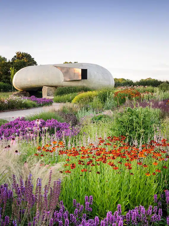 the avant gardens gestalten book page 1