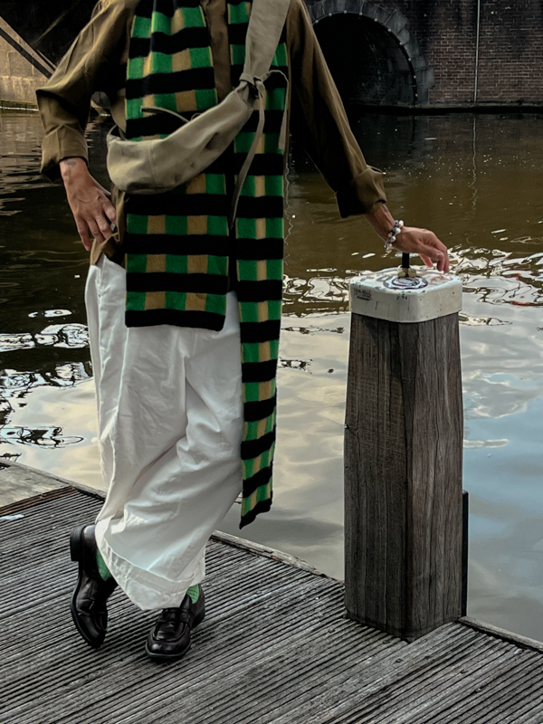 jo gordon pagoda scarf check cumin jo gordon knitwear trijn total