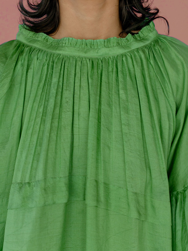 runaway bicycle Astrid blouse shamrock green pleated blouse close