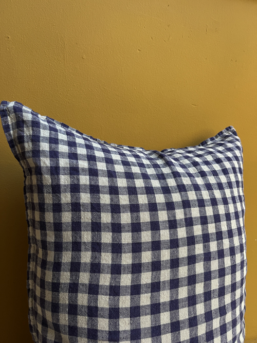 linge particulier blue tartan cushion linen cushion French linen fabric close