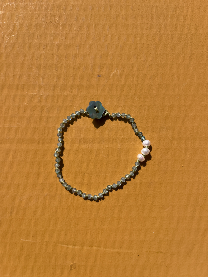 hand knot jewellery hand knot bracelet peridot vintage pearl cover