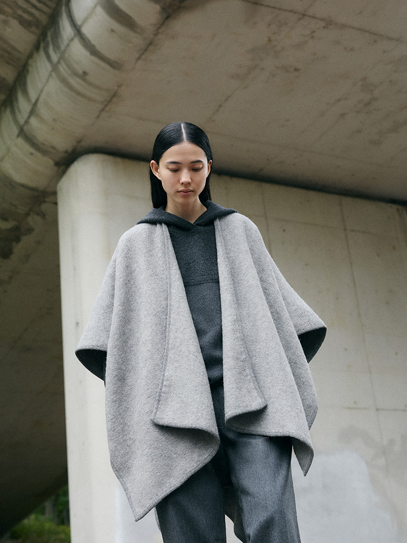 avery poncho pure grey aiayu