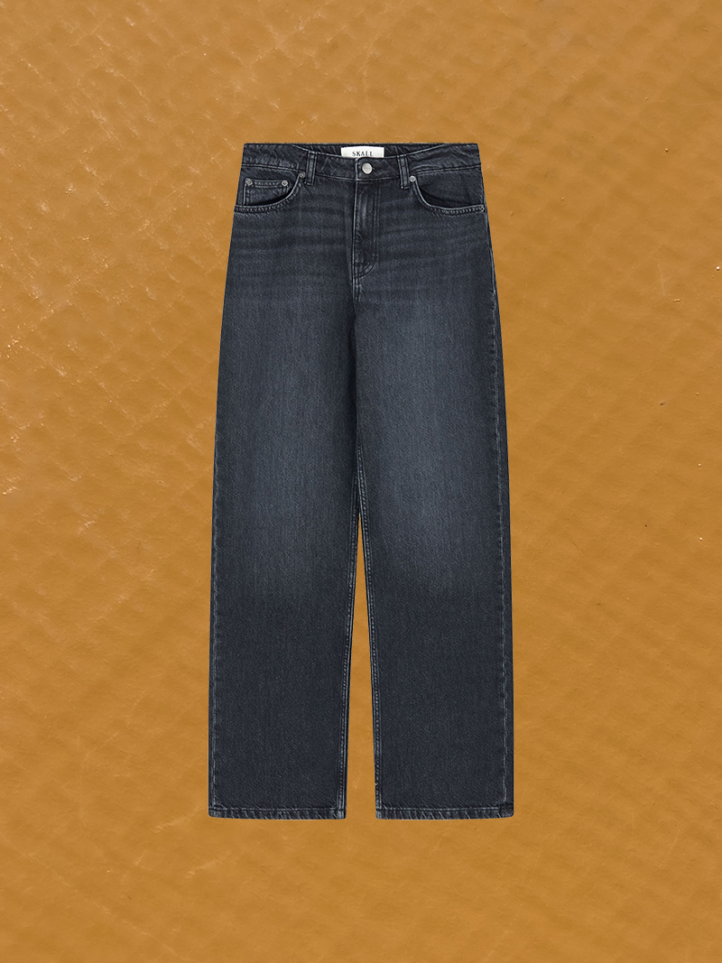 maddy straight jeans vintage washed black denim gots skall studio packshot
