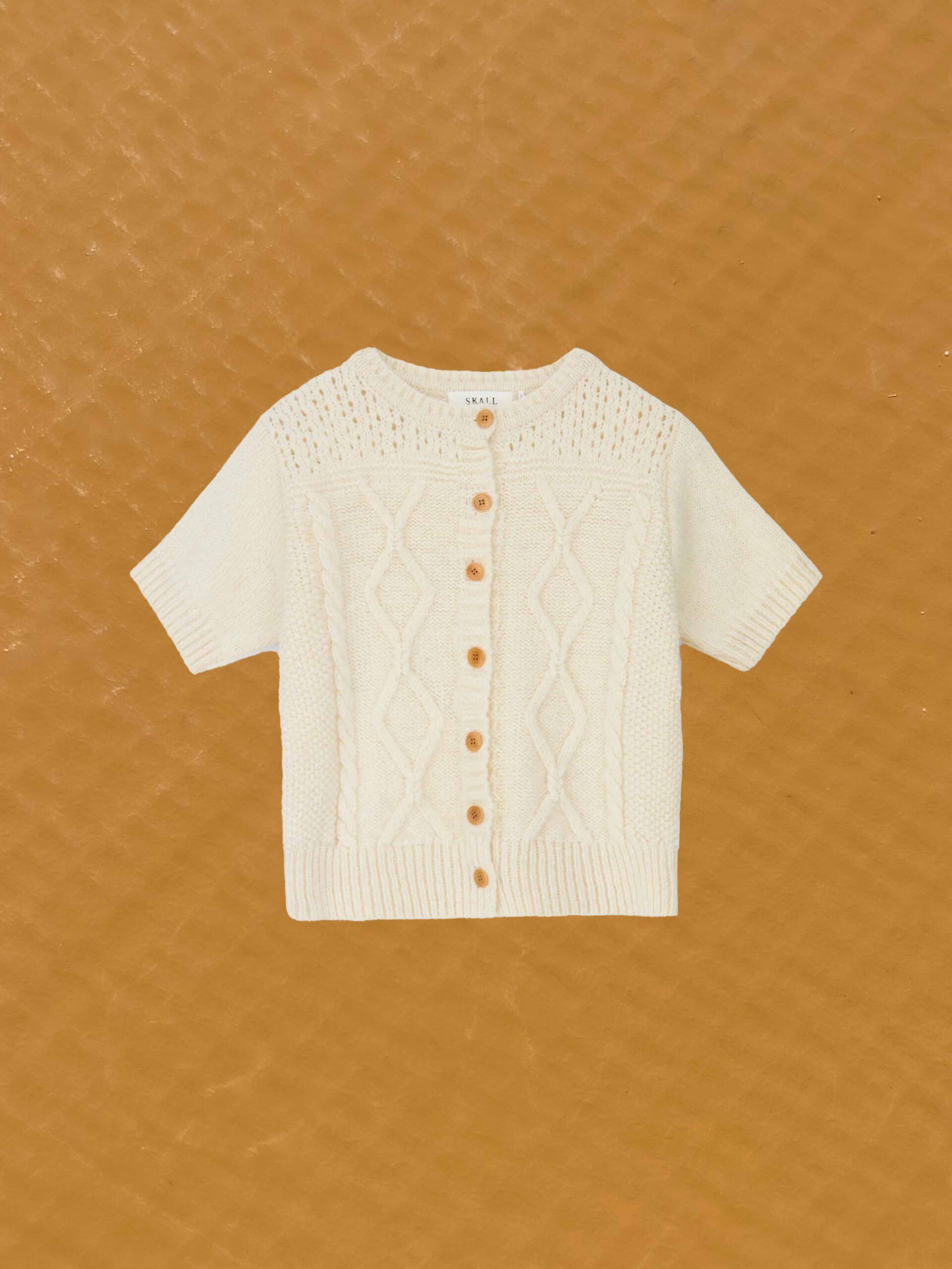 svea cardigan short sleeve knitted wool from Hjelholts Uldspinder knitted denmark skall studio