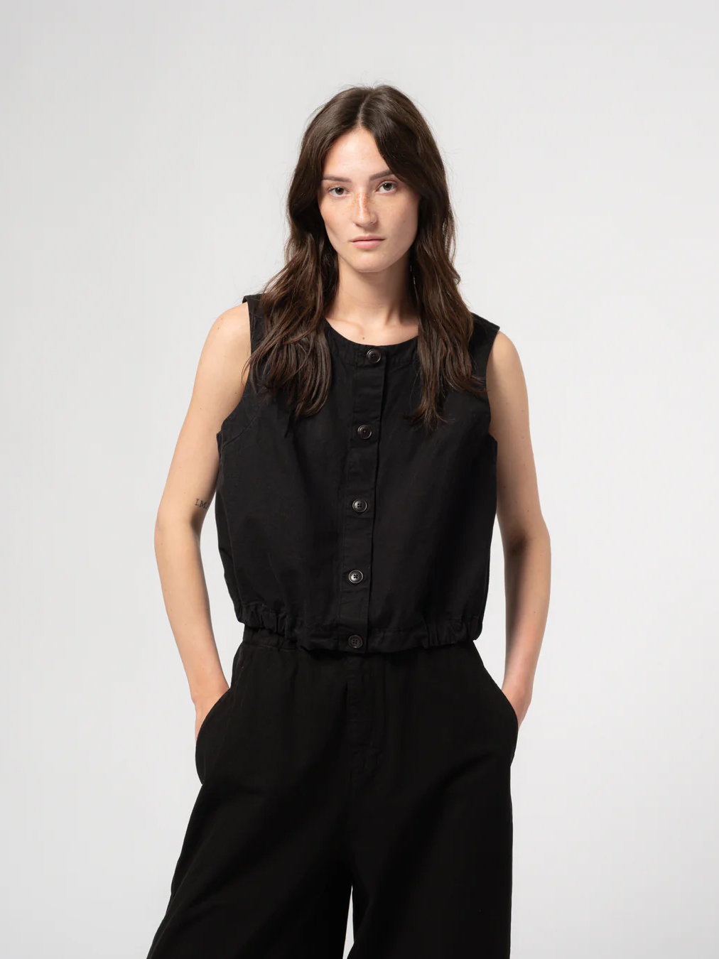 VESTON COTTON LINEN black girls of dust portugal antwerp sustainable fashion cropped top