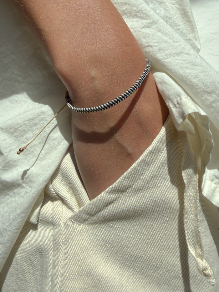 Bracelet Argentina Thin Braid Black & White guanabana shop online Spain handmade