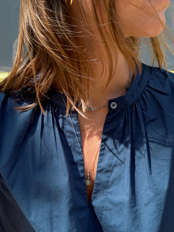 organic cotton sleeveless shirt blouse navy pomandere italy v-neck elegant close