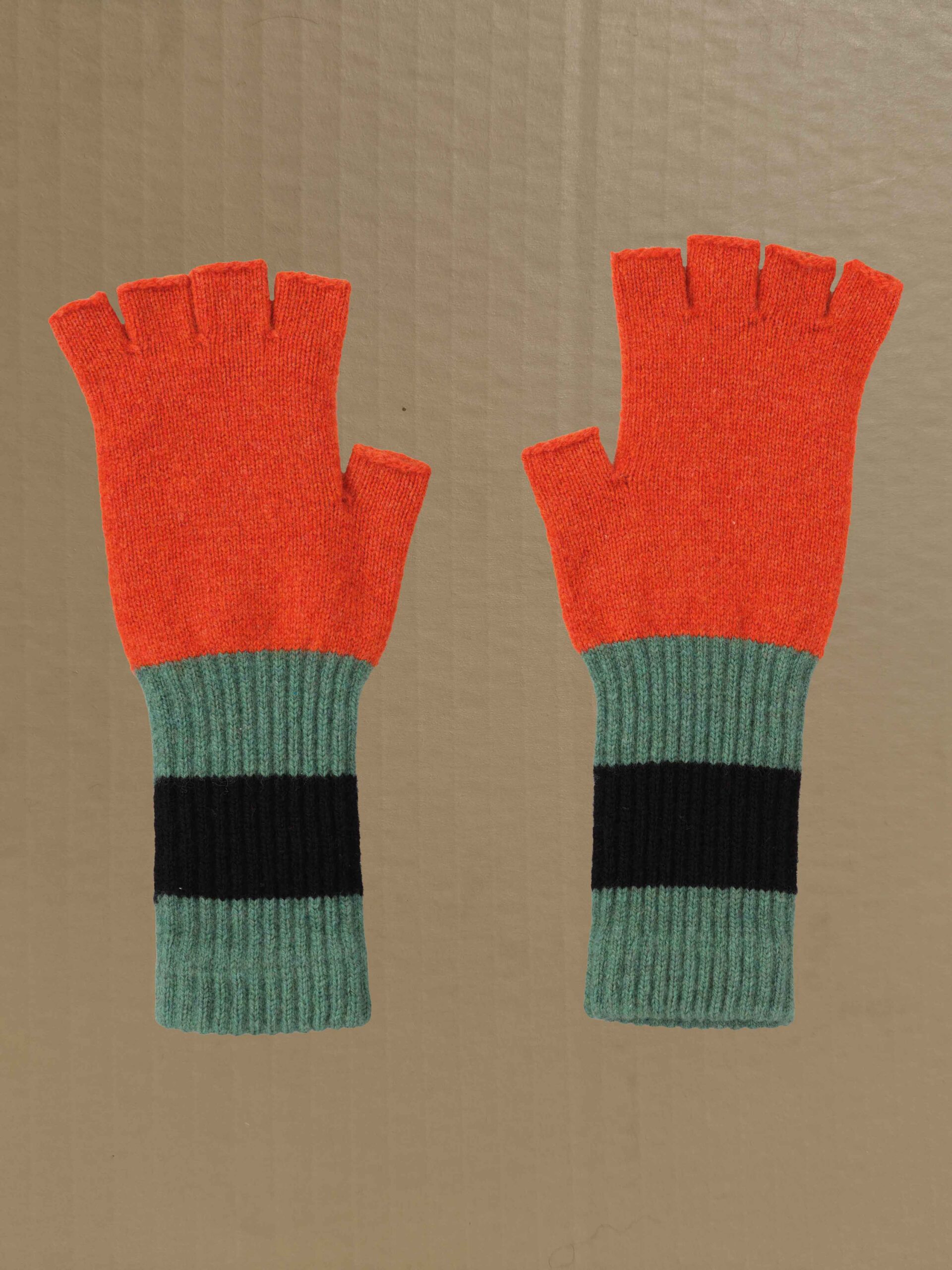 Fingerless Gloves furnace Scottish spun lambswool knitted Leicestershire England product