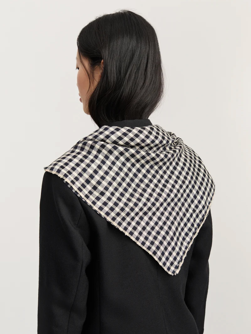 waya scarf silk mix black silk nepal aiayu denmark model